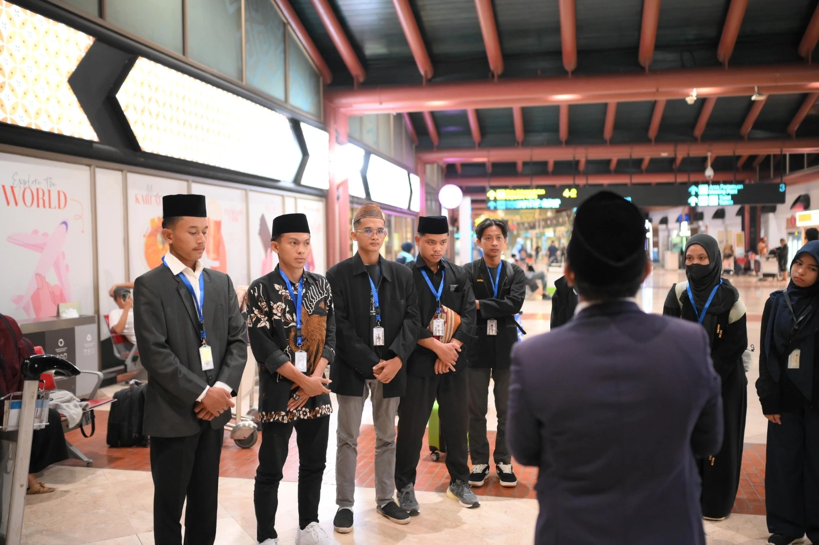 Pelajar Global Azhari Indonesia berangkat dari Bandara Soekarno-Hatta menuju Mesir pada 12 Februari 2025.