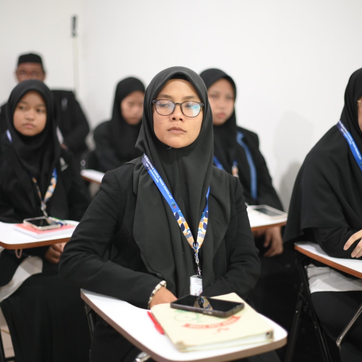 Peserta Ujian Tahdid Mustawa mengikuti rangkaian ujian yang diselenggarakan pada 20 Oktober 2025 di Kantor Dunia Global Azhari Indonesia, Jagakarsa, Jakarta Selatan.